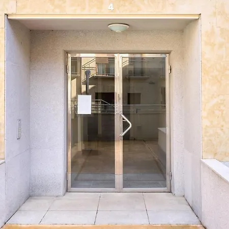 - Parking Gratis Апартаменты