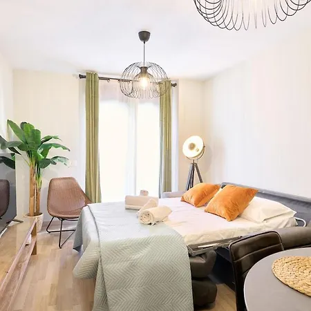 - Parking Gratis Apartment