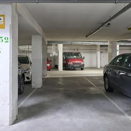 - Parking Gratis Apartment
