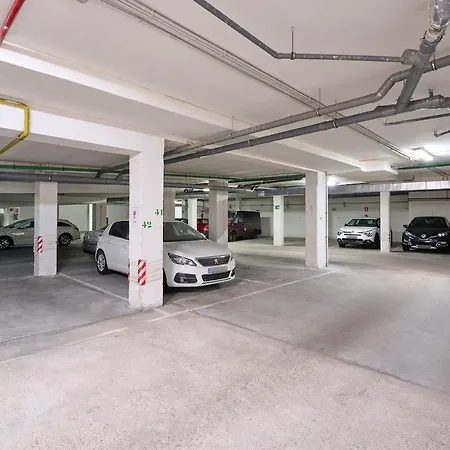 - Parking Gratis Апартаменты *